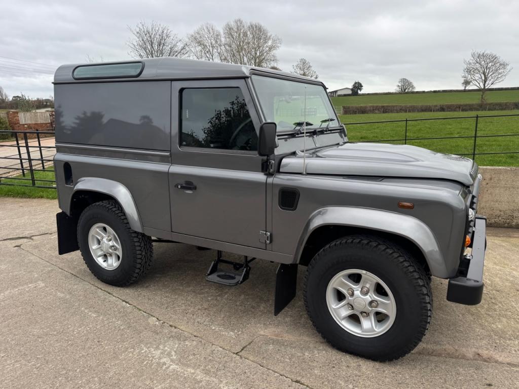 Land Rover Defender 90 Hard Top 2.2 diesel