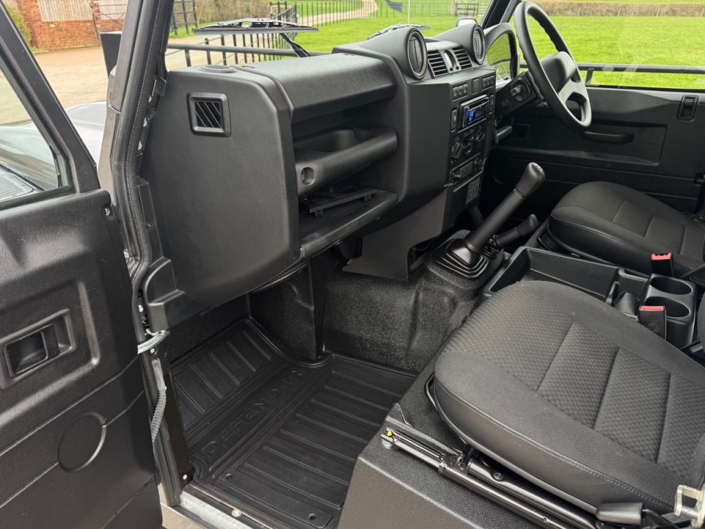 Land Rover Defender 90 Hard Top 2.2 diesel