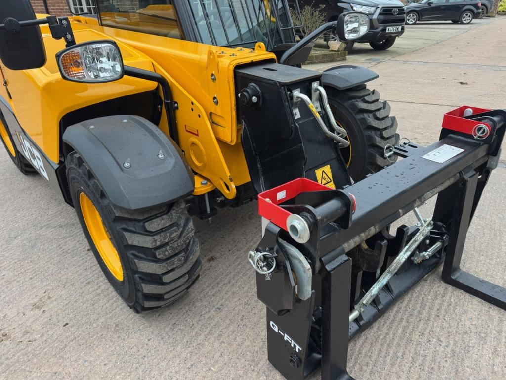 JCB 525-60 Hi-Viz telescopic