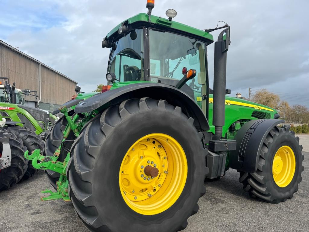 John Deere 8520