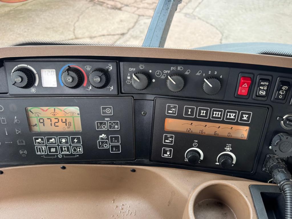John Deere 8520