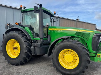 John Deere 8520