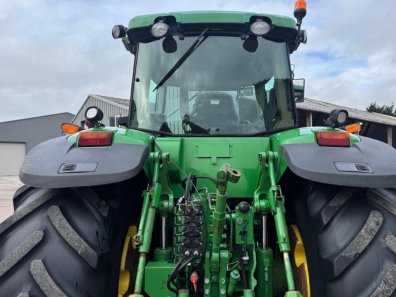 John Deere 8520