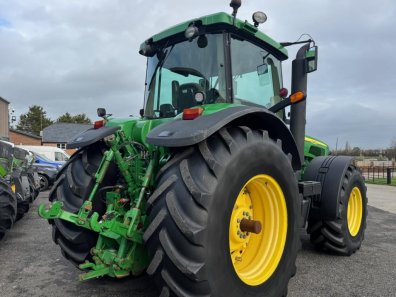 John Deere 8520