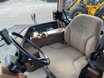John Deere 8520