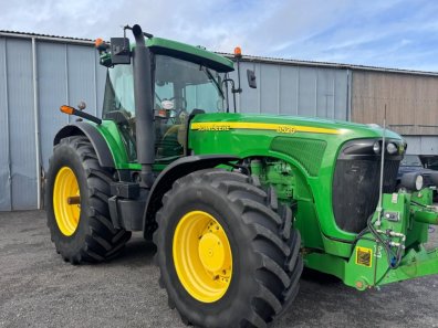 John Deere 8520