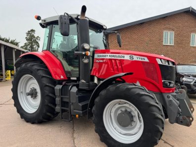 Massey Ferguson 7724S Efficient
