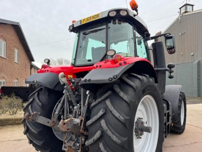 Massey Ferguson 7724S Efficient
