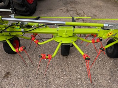 Claas Volto 1100 Tedder