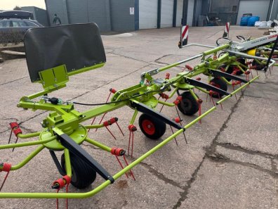 Claas Volto 1100 Tedder