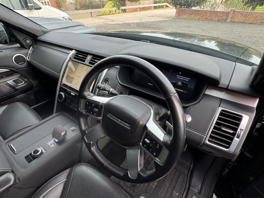 Land Rover Discovery HSE R-Dynamic Commercial D300