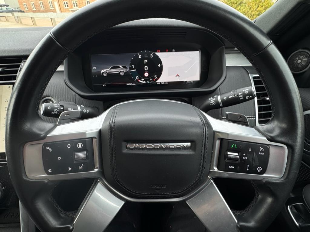 Land Rover Discovery HSE R-Dynamic Commercial D300