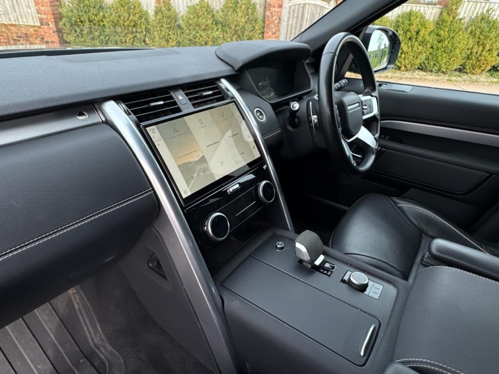Land Rover Discovery HSE R-Dynamic Commercial D300