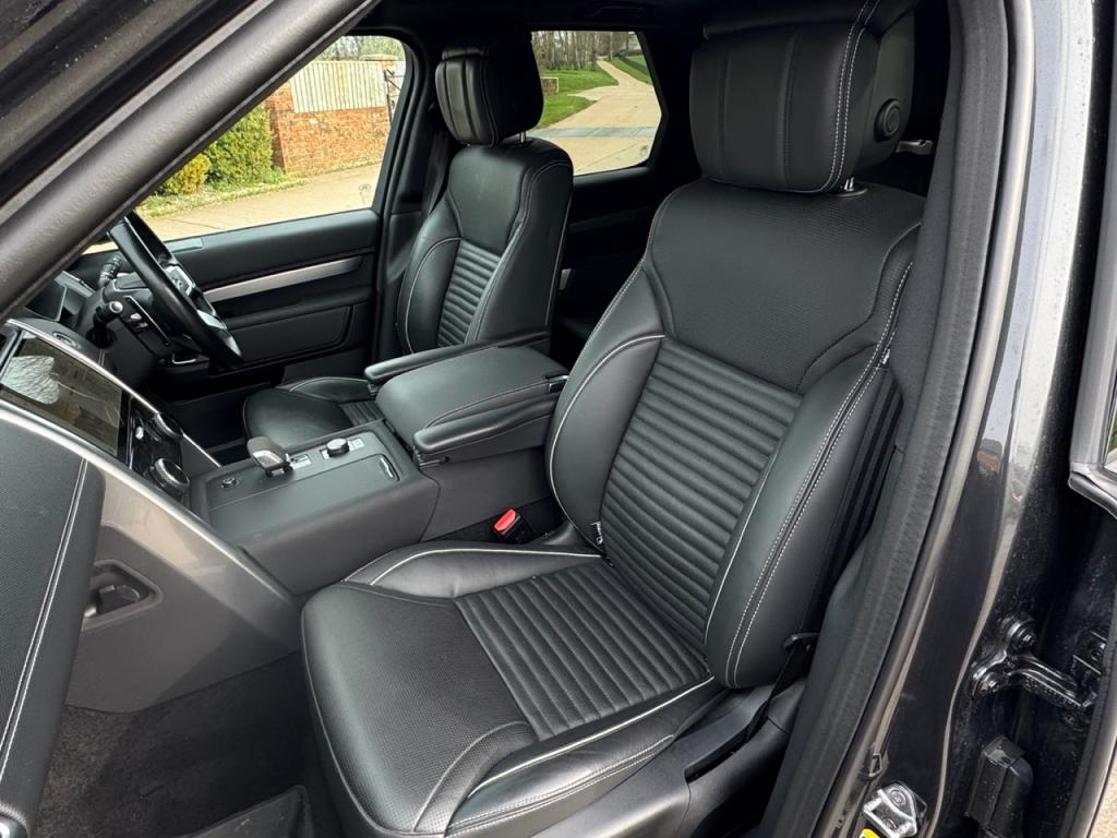 Land Rover Discovery HSE R-Dynamic Commercial D300