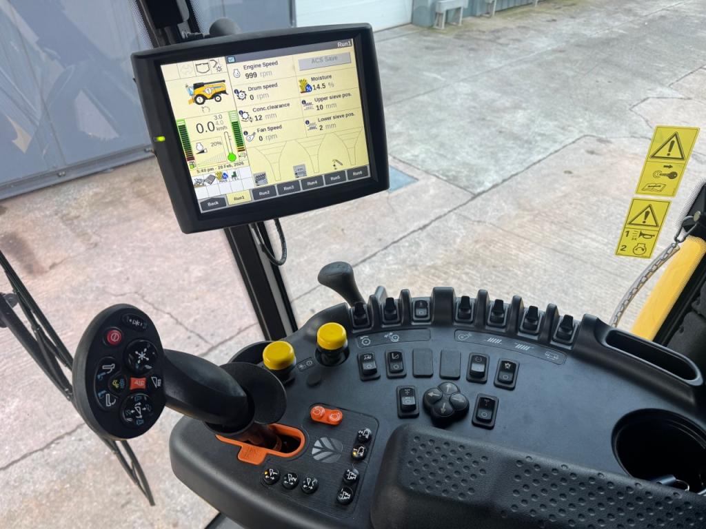 New Holland CX 5.90