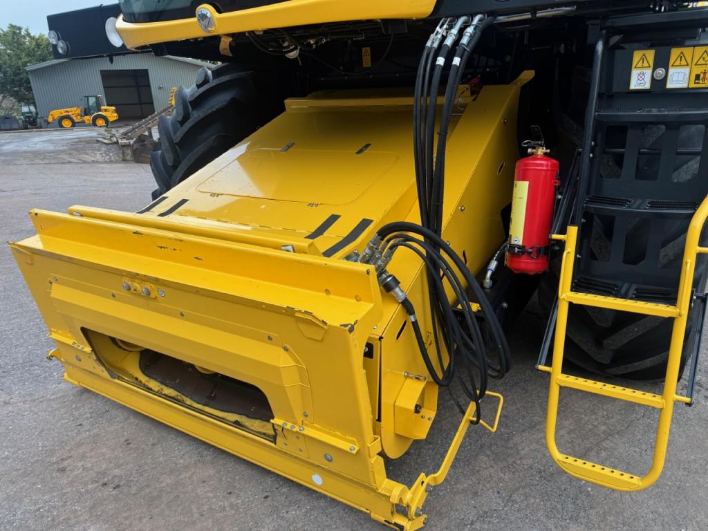 New Holland CX 5.90