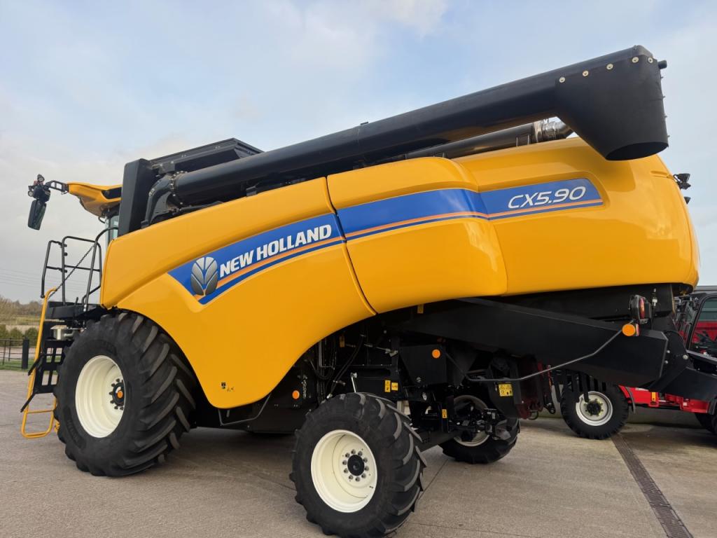 New Holland CX 5.90