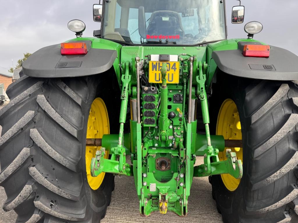 John Deere 7920