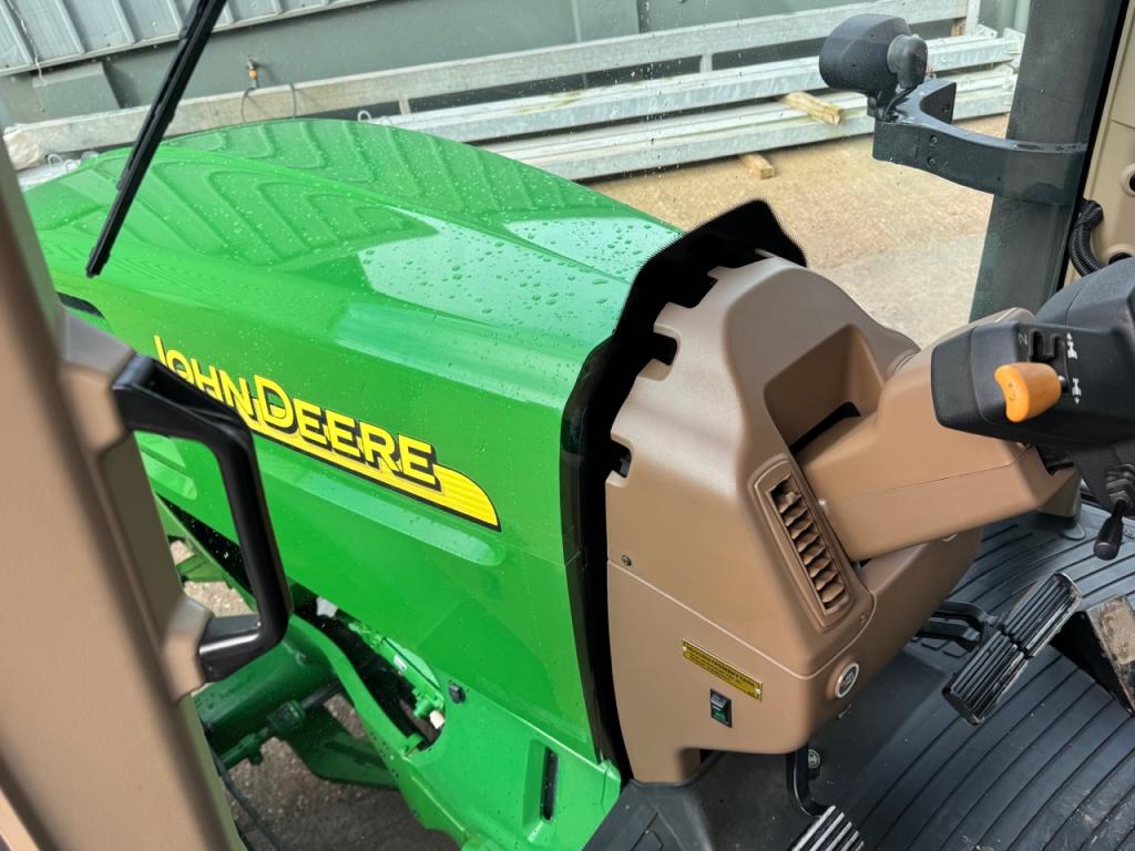 John Deere 7920