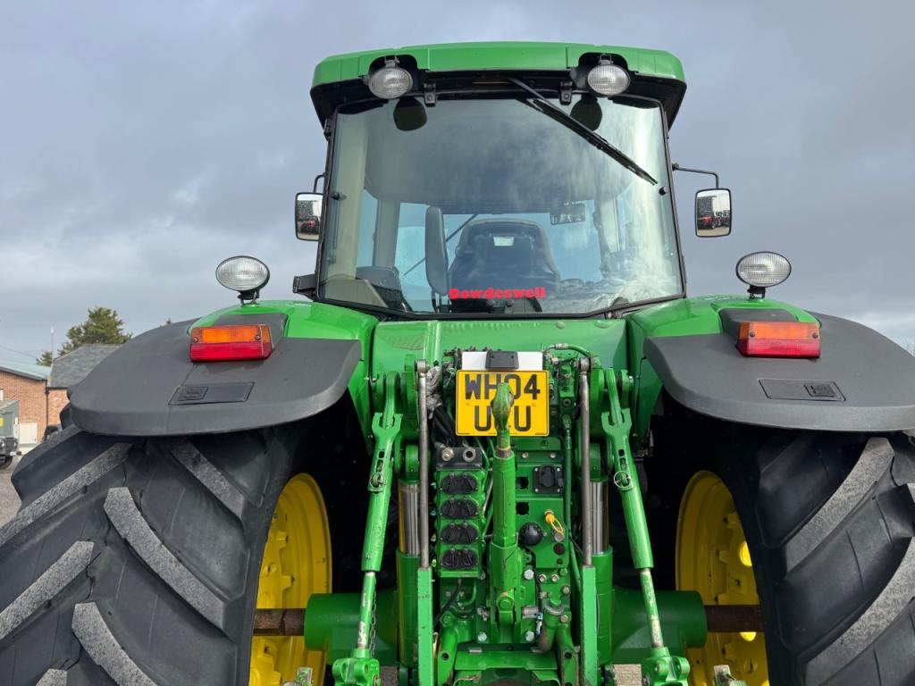 John Deere 7920