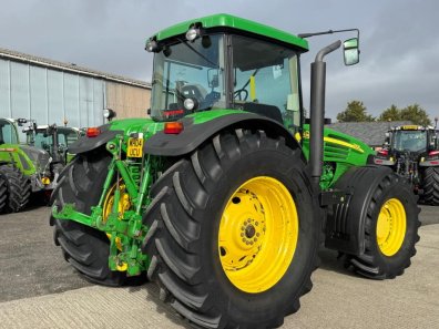 John Deere 7920