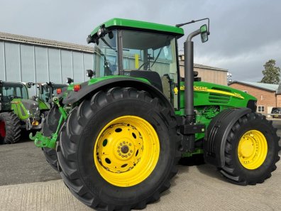 John Deere 7920