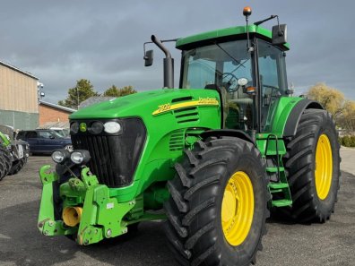 John Deere 7920
