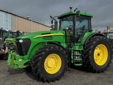 John Deere 7920