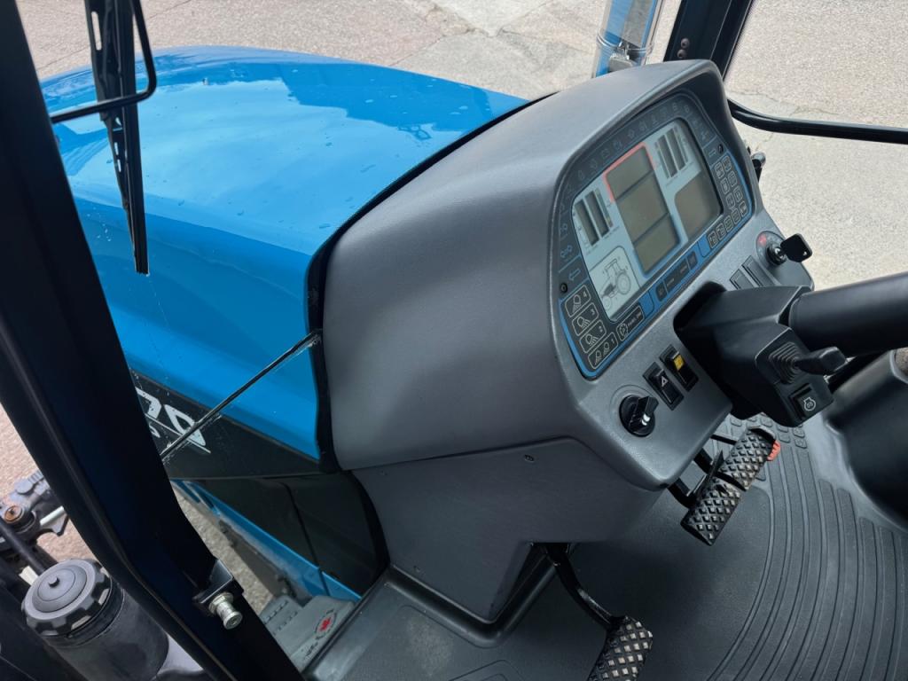 New Holland 8770