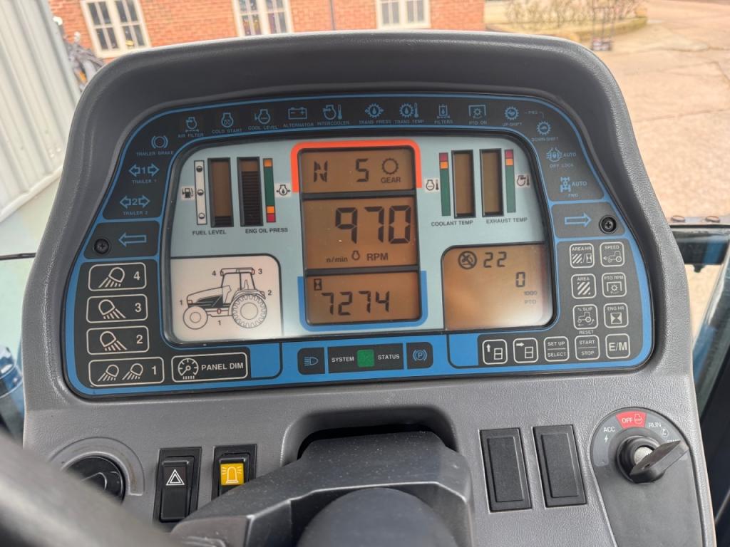 New Holland 8770