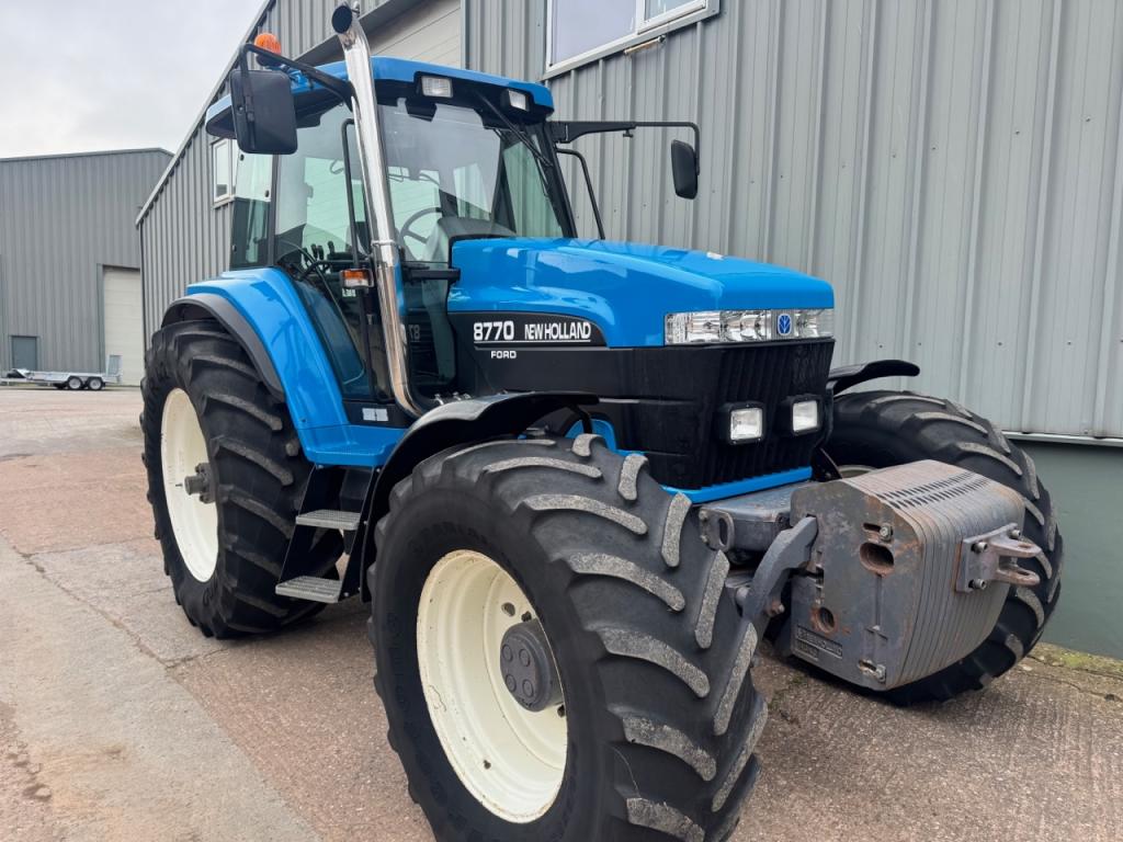 New Holland 8770