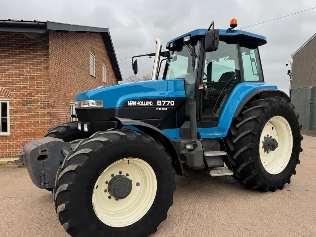 New Holland 8770