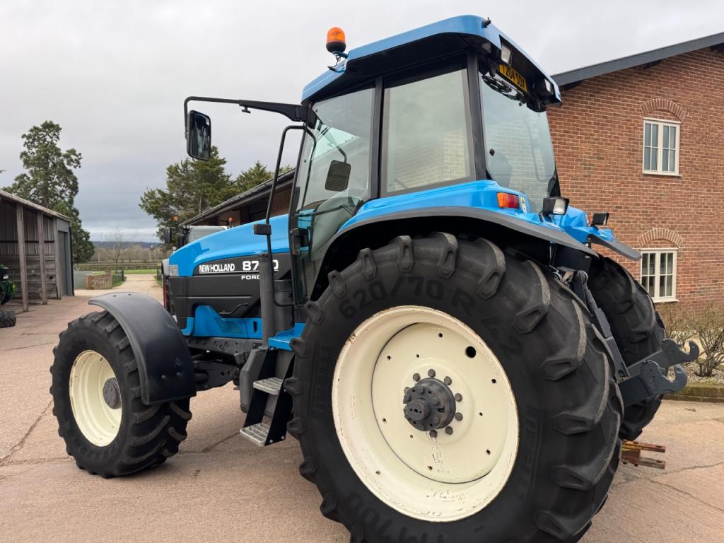 New Holland 8770