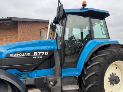 New Holland 8770