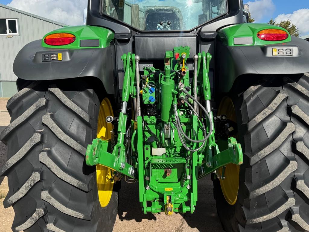 John Deere 6M 185