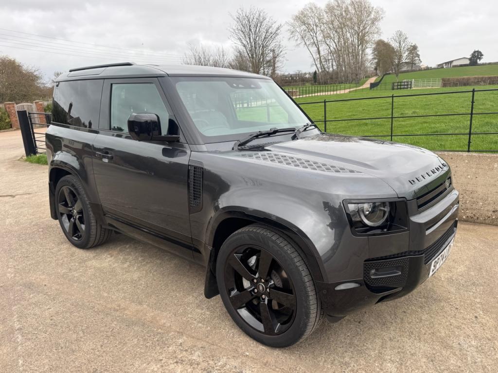 Land Rover Defender 90 HSE X-Dynamic D350