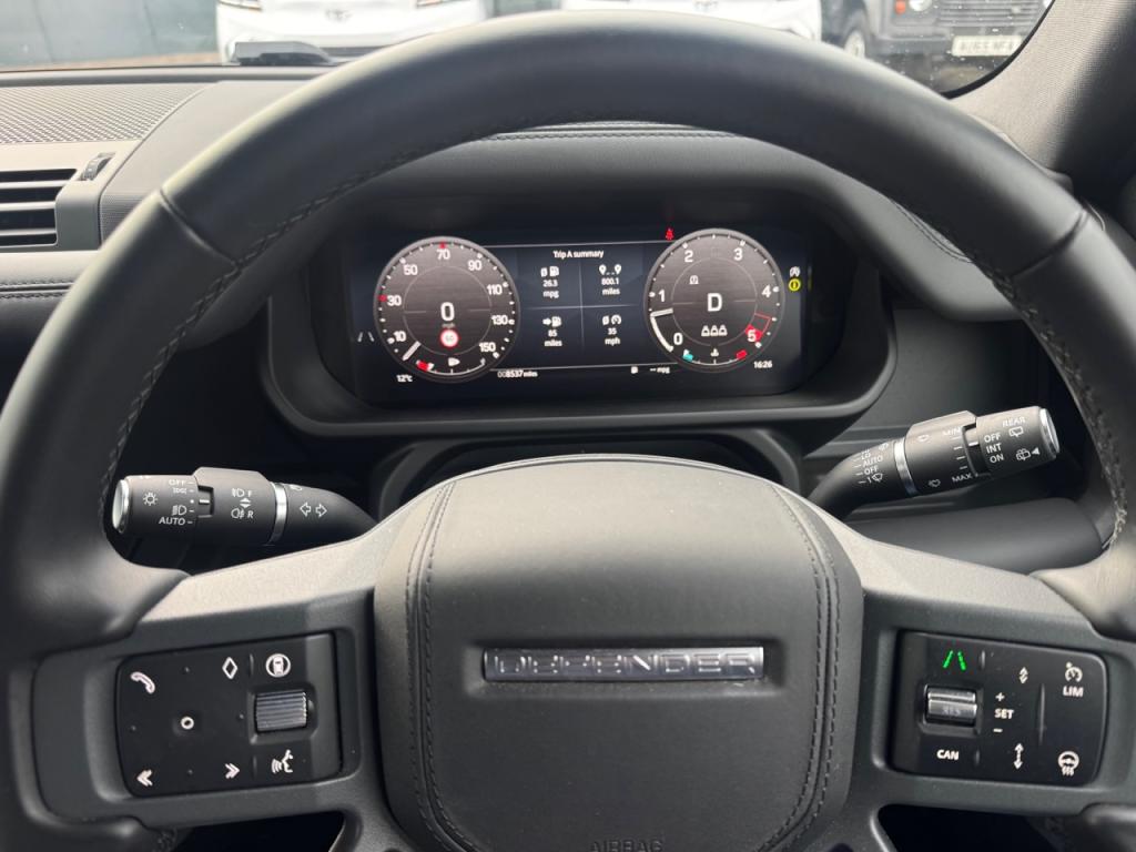 Land Rover Defender 90 HSE X-Dynamic D350