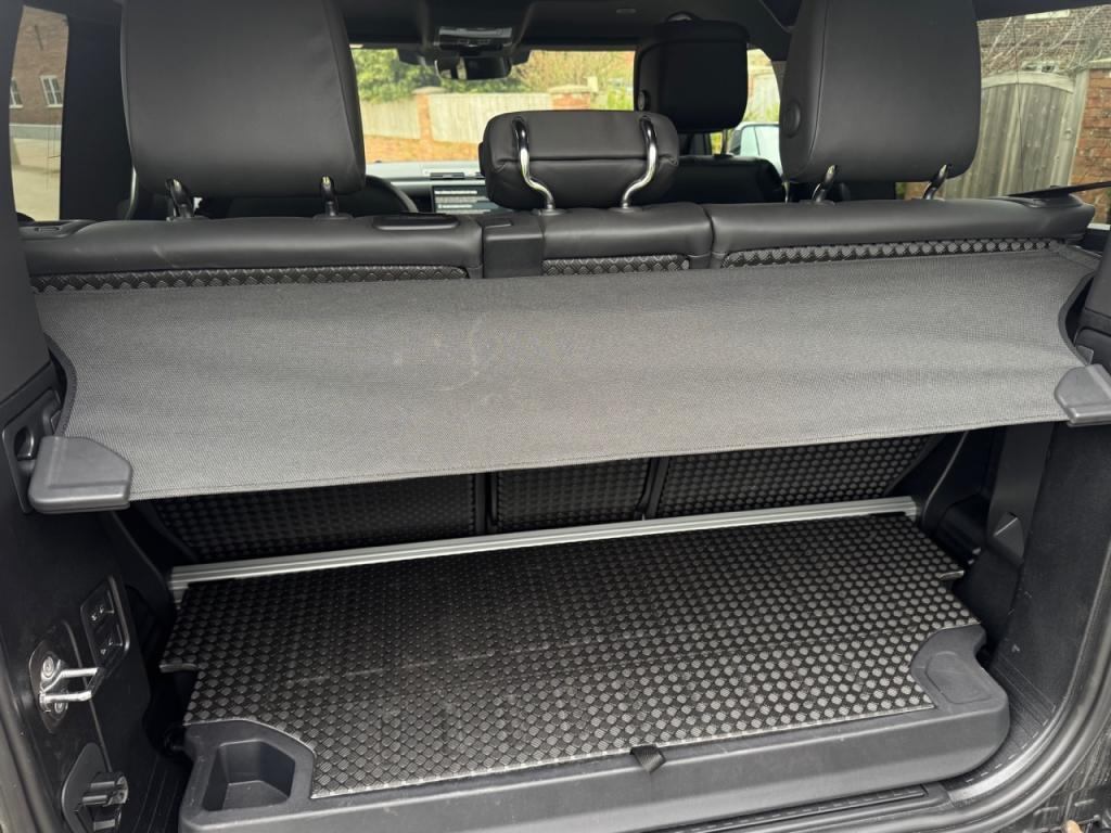 Land Rover Defender 90 HSE X-Dynamic D350