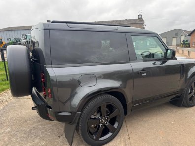 Land Rover Defender 90 HSE X-Dynamic D350