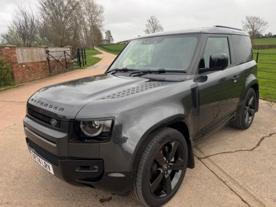 Land Rover Defender 90 HSE X-Dynamic D350