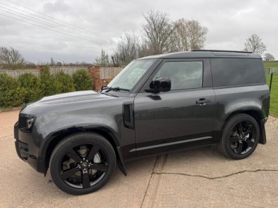 Land Rover Defender 90 HSE X-Dynamic D350