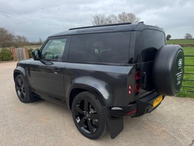 Land Rover Defender 90 HSE X-Dynamic D350