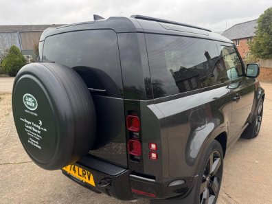 Land Rover Defender 90 HSE X-Dynamic D350