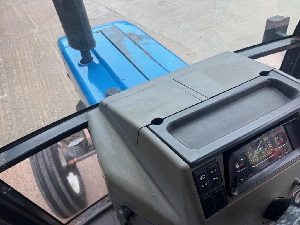 New Holland 4630