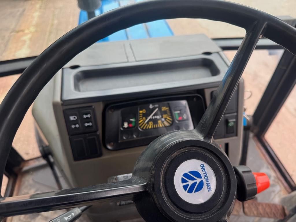 New Holland 4630