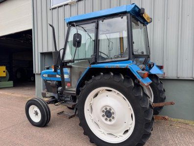 New Holland 4630