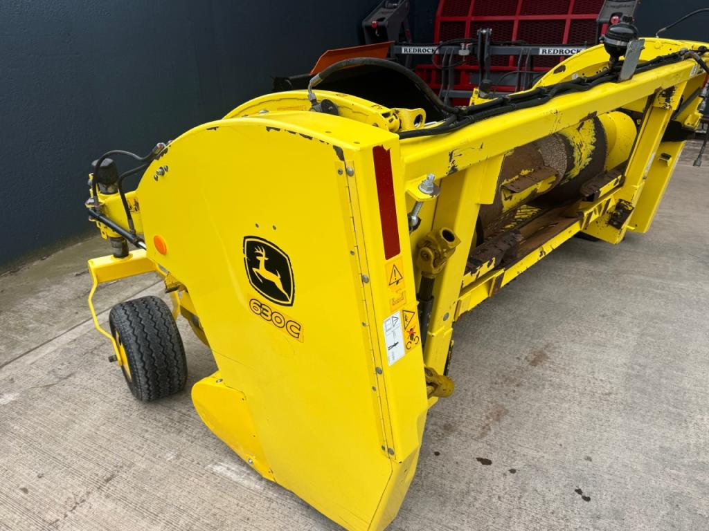 John Deere 630C grass header