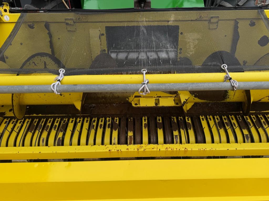 John Deere 630C grass header