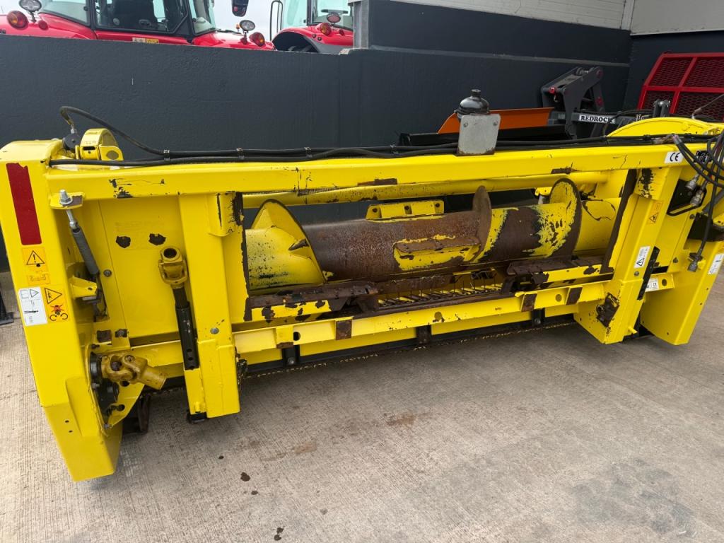 John Deere 630C grass header