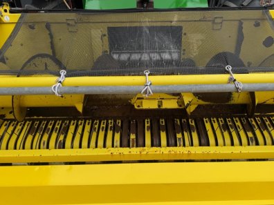 John Deere 630C grass header